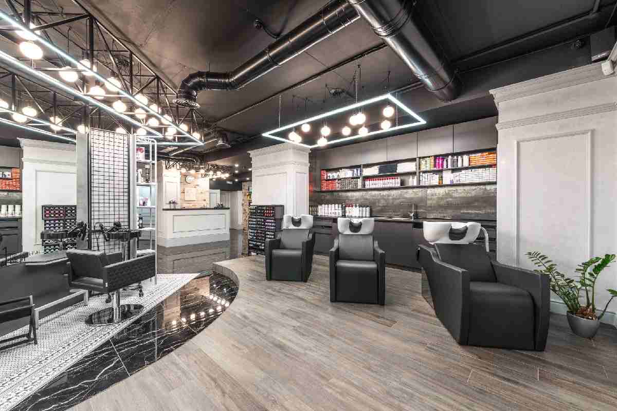 Why Modern Beauty Professionals Are Switching to All-in-One Salon Software